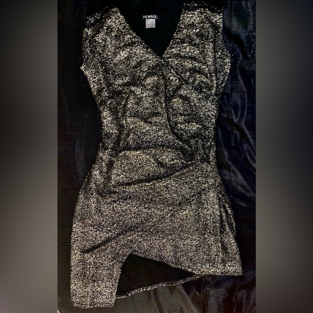SPARKLE PARTY DRESS 🥂/ COCKTAIL DRESS New w/o tags.